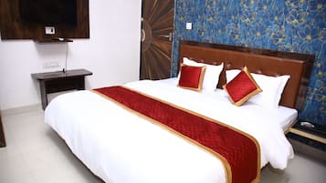 Standard Single Room | Desk