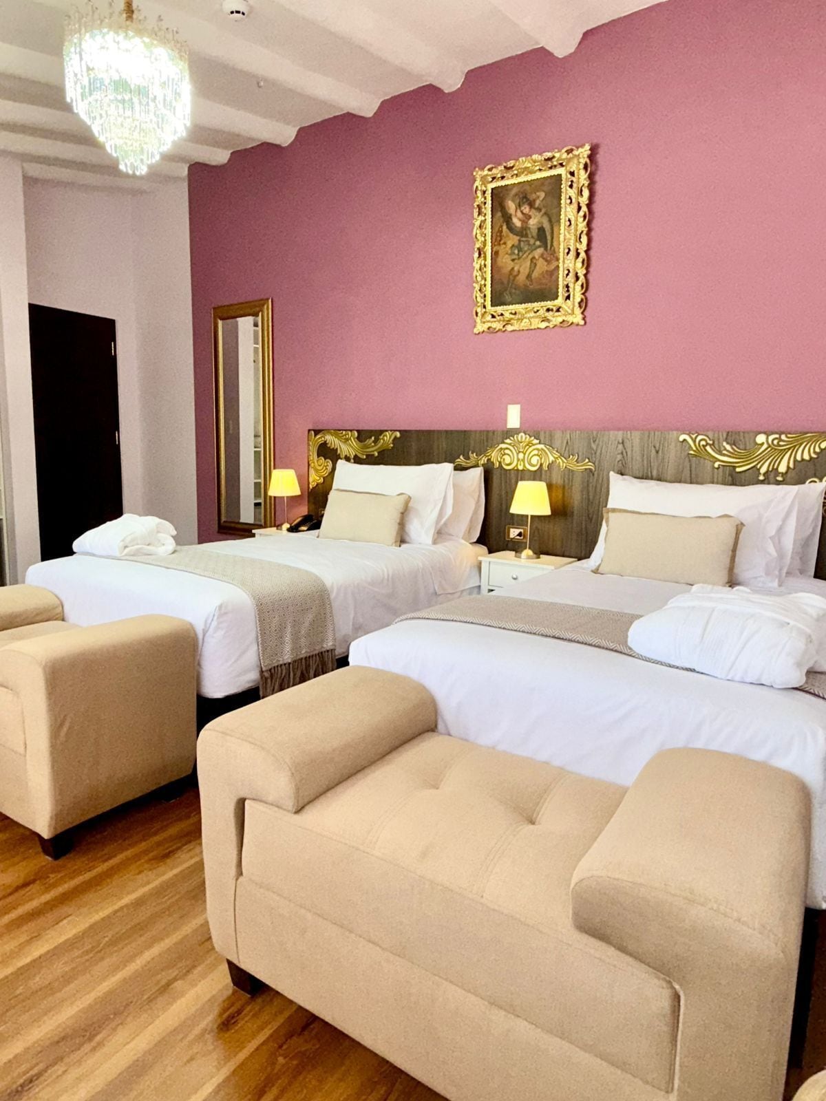 Superior-Doppel- oder -Zweibettzimmer | Zimmersafe, Verdunkelungsvorhänge, kostenloses WLAN