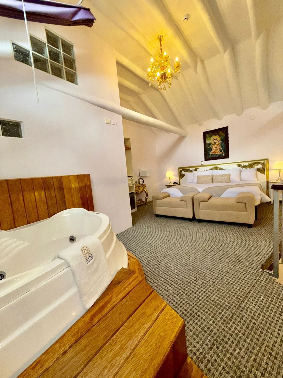 Deluxe Suite, Courtyard View