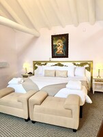 华丽套房, 庭院景观 | 客房内保险箱、遮光窗帘、免费 WiFi