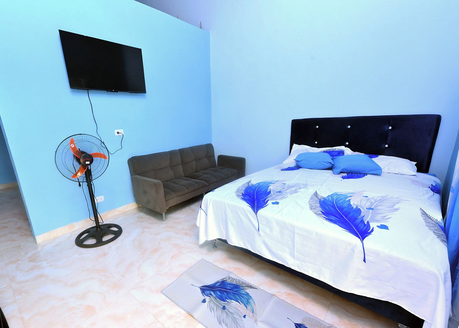 5 bedrooms, WiFi, bed sheets