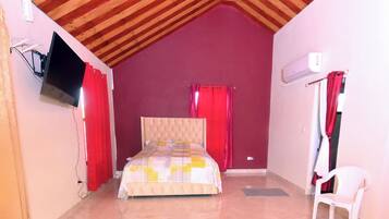 5 bedrooms, WiFi, bed sheets