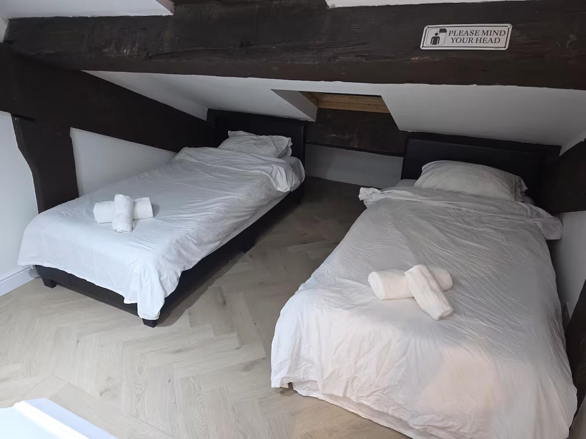 3 bedrooms, iron/ironing board, bed sheets