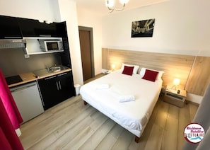 Blackout drapes, iron/ironing board, free WiFi