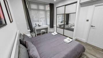 Desk, iron/ironing board, WiFi, bed sheets