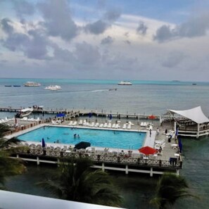 Piscine couverte, piscine extérieure