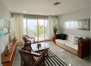 Appartement Familial, balcon, vue mer | Coin séjour