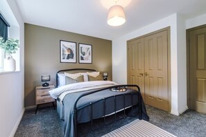 2 chambres, fer et planche à repasser, Wi-Fi gratuit, draps fournis