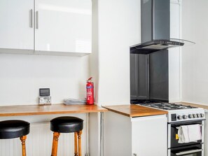 Fridge, microwave, oven, coffee/tea maker