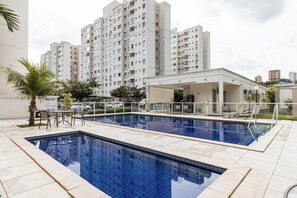 Pool - Flats Praia Uberlândia - Apartment close to Praia Clube - Leisure area 24-hour doorman (Uberlândia)