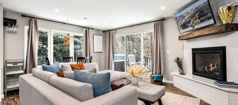 Updated Beauty Minutes to Vail - Garage +Backyard + Pet Friendly