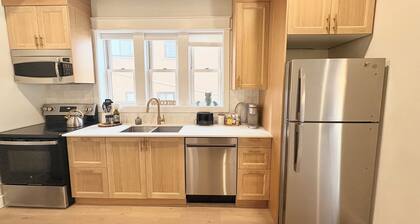 The Walnut on Victoria Park | 2 Bedroom 1 Bath 3 Beds| Main Floor w Basement