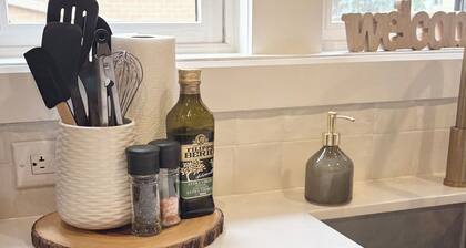 The Walnut on Victoria Park | 2 Bedroom 1 Bath 3 Beds| Main Floor w Basement