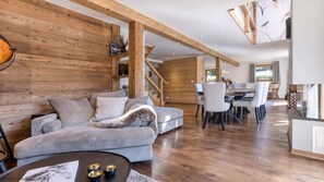 TV connectée, cheminée, jeux vidéo