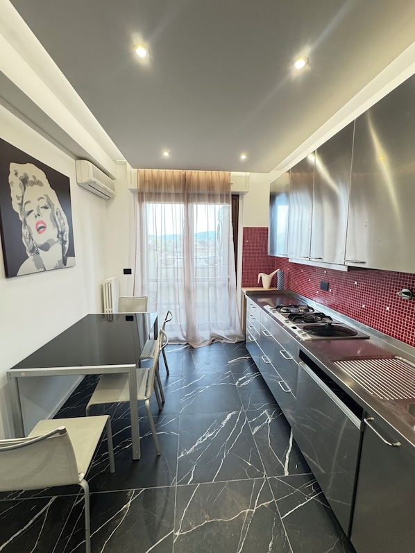 Deluxe Apartment, 2 Bedrooms, City View | Private kitchen - Olimpus Luxury Stays (Turin)