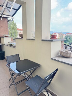 Deluxe Apartment, 2 Bedrooms, City View | Terrace/patio