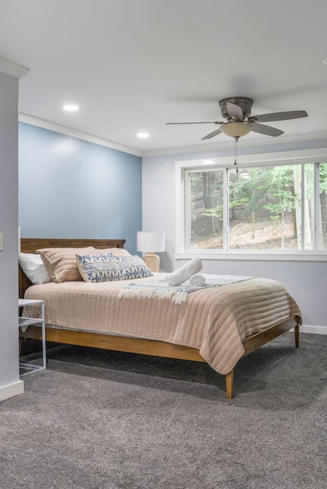 5 Schlafzimmer, Schreibtisch, WLAN, Bettwäsche