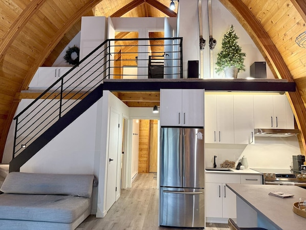 المنشأة من الداخل