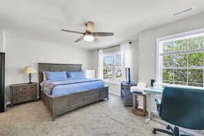 3 quartos, ferros/tábuas de passar roupa, Wi-Fi, roupa de cama