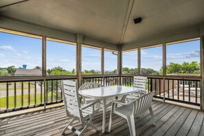 Dining - Archard, Ships Watch Salty-Fin Realty (Duck)