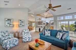 Älytelevisio, takka, DVD-soitin