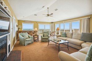 Télévision, cheminée