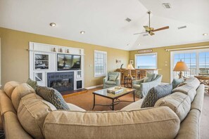 TV, fireplace - Topan, Ships Watch Community in Duck, NC (Duck)