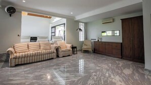 Ảnh chưa phân loại, 3 trong số 14 ảnh, nút