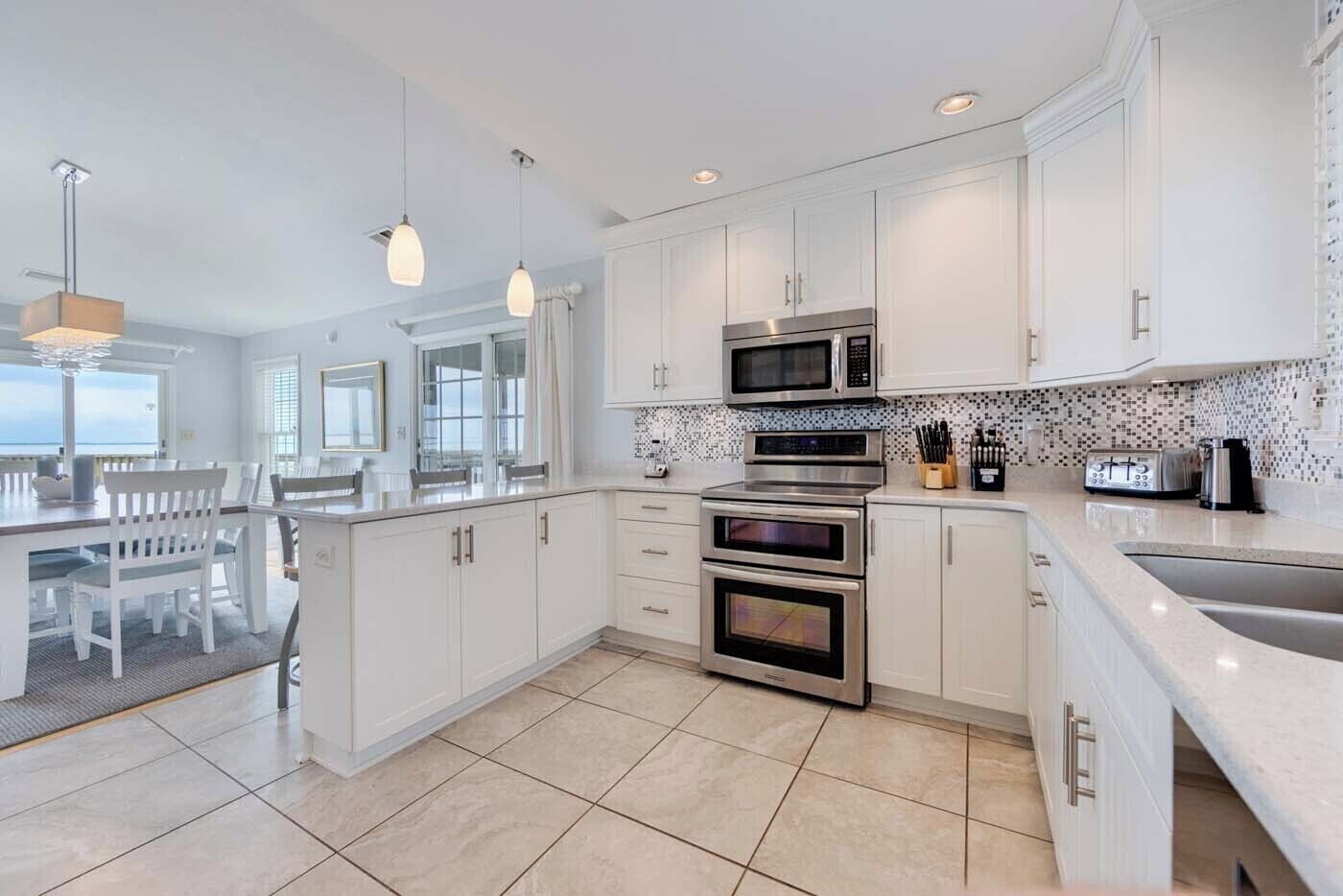 冰箱、微波炉、烤箱、炉灶