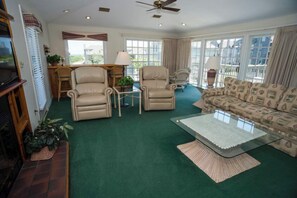 Télévision, cheminée