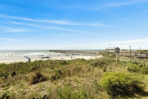 On the beach - Sea Cabin 120- Oceanfront 1BR/1BA- Pool (North Myrtle Beach)
