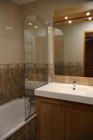 Bathroom - 3rd floor, swimming pool, balcony, 32m², Valloire (Valloire)