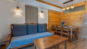 Interior - 40m from ski slopes, 1st floor, fitness, swimming pool, sauna, balcony, tv, ski locker, 34m² (Les Orres)