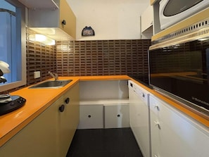 Fridge, microwave, oven, dishwasher - Resort center, 6th floor, balcony, tv, ski locker, 29m², Les Orres (Les Orres)