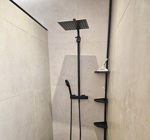 Shower, hair dryer, towels - Ti KAZ SAMY & ANY (Sainte-Suzanne)