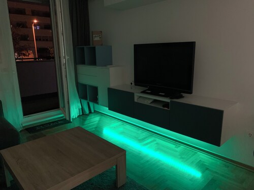 90sqm/Kingsize bed/terrace/privateparking/fastWIFI with AC in Zagreb near center