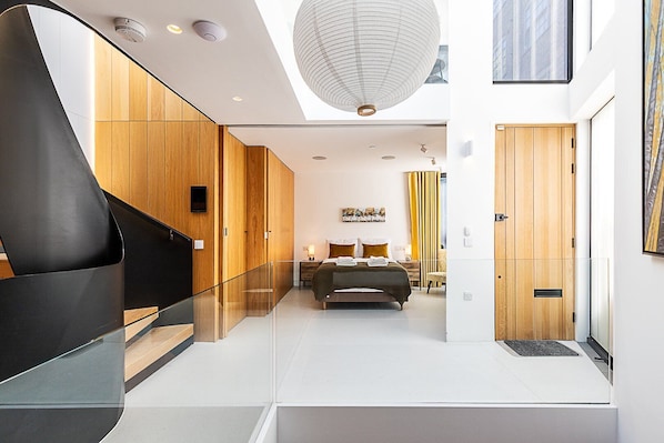 3 bedrooms, iron/ironing board, internet