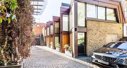 Stylish Townhouse by Primrose Hill