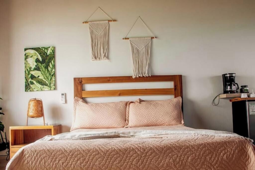 1 bedroom, internet, bed sheets