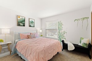 2 habitaciones, tabla de planchar con plancha, wifi y ropa de cama 