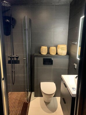 Hair dryer, towels