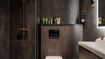 Hårføner og håndklær