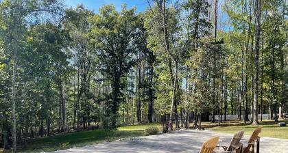 Spacious Private 5-bedroom house 15 minutes to JMU