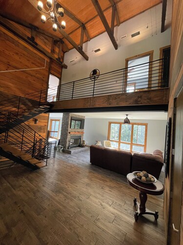 Spacious Private 5-bedroom house 15 minutes to JMU