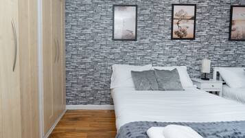 3 bedrooms, iron/ironing board, free WiFi, bed sheets