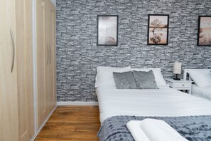 3 chambres, fer et planche à repasser, Wi-Fi gratuit, draps fournis