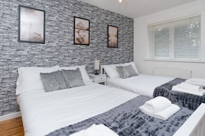 3 bedrooms, iron/ironing board, free WiFi, bed sheets