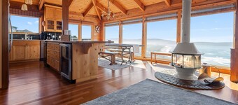 Farol, by Vinifera Homes