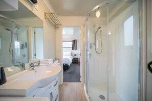 Douche, sèche-cheveux