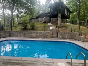 Et oppvarmet basseng